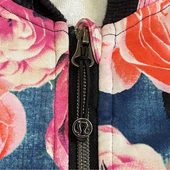 Lululemon Hold Your Om Hoodie Jacket in Secret Garden - Picture 8 of 16